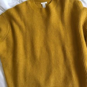 H & M women’s sweater